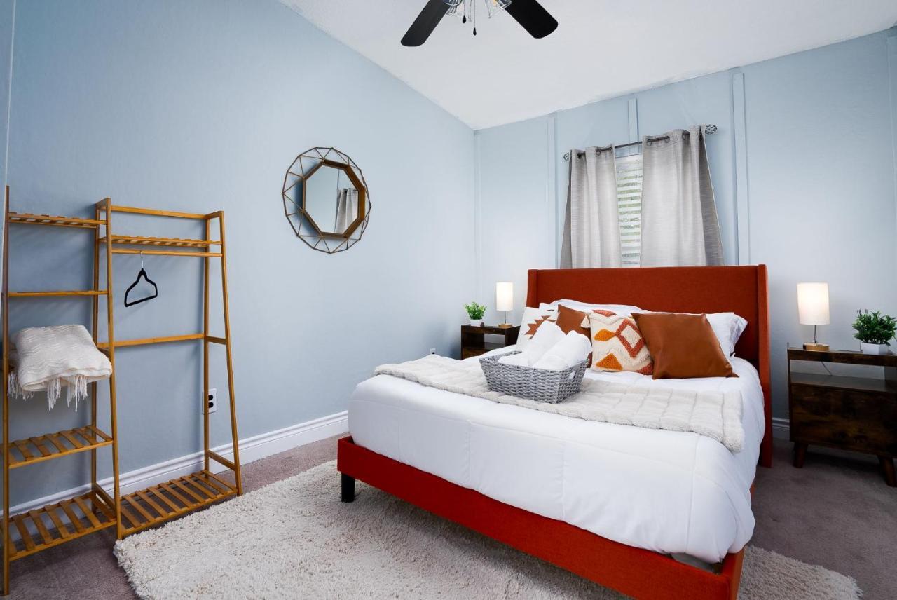 Modern 3 Bed, 2 Bath Minutes To Downtown & Alamodome Сasa de vacaciones San Antonio