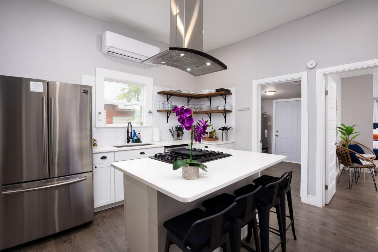 Modern 3 Bed, 2 Bath Minutes To Downtown & Alamodome Сasa de vacaciones San Antonio