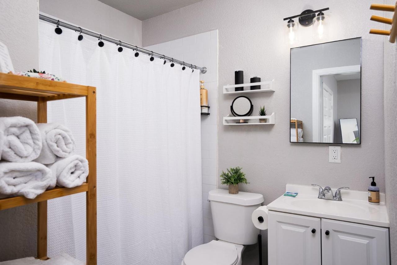 Modern 3 Bed, 2 Bath Minutes To Downtown & Alamodome Сasa de vacaciones San Antonio
